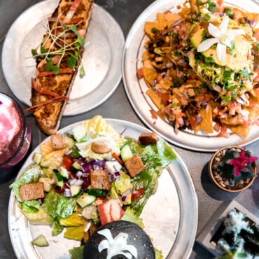 10 BEST PLACES TO EAT ON THE BIG ISLAND